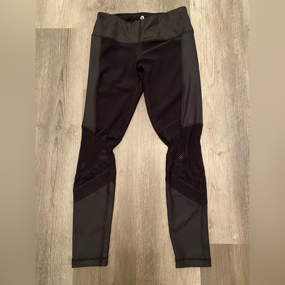 90• Degree By Reflex S Black spandex Imported Fishnet panels at knee